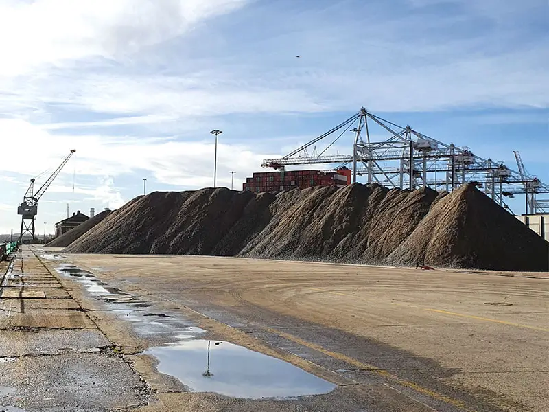 New aggregate contract echoes historic Southampton shipment for Solent Stevedores